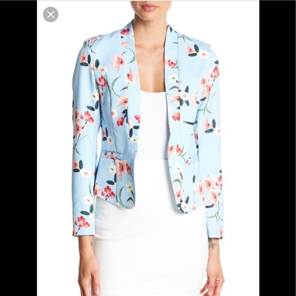 ❤️ NEW Floral Blazer